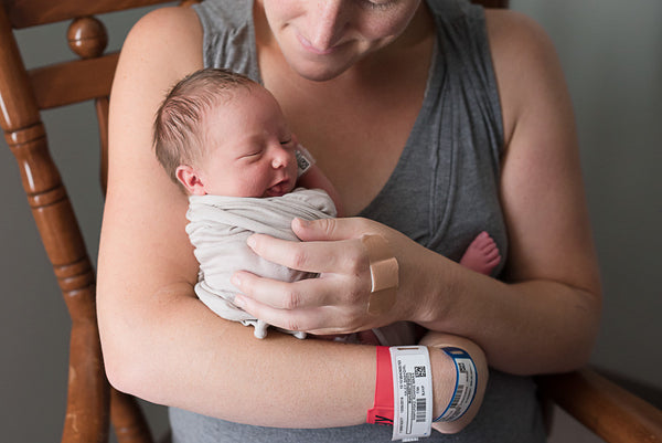 Birth Photography and Fresh 48 Workshop by celebrity birth photographer Heather Mohr.