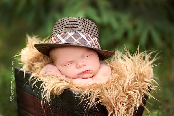 A Guide To Natural Light Newborn Sessions